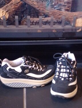 Skechers Shape Ups 2009 Edition Monochrome Black And White NWOT